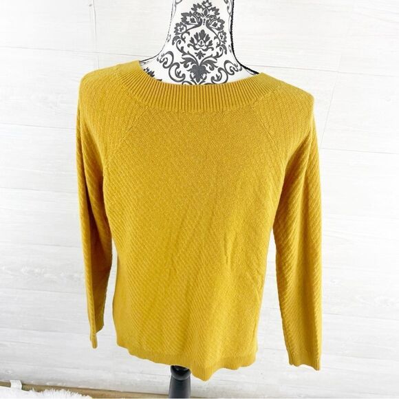 Title Nine V Neck Textured Extra Fine Merino Wool Sweater - Picture 6 of 9